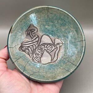 Vintage Signed “Science Ceramics” Mushroom Design Trinket Jewelry 4.5” Teal Dish